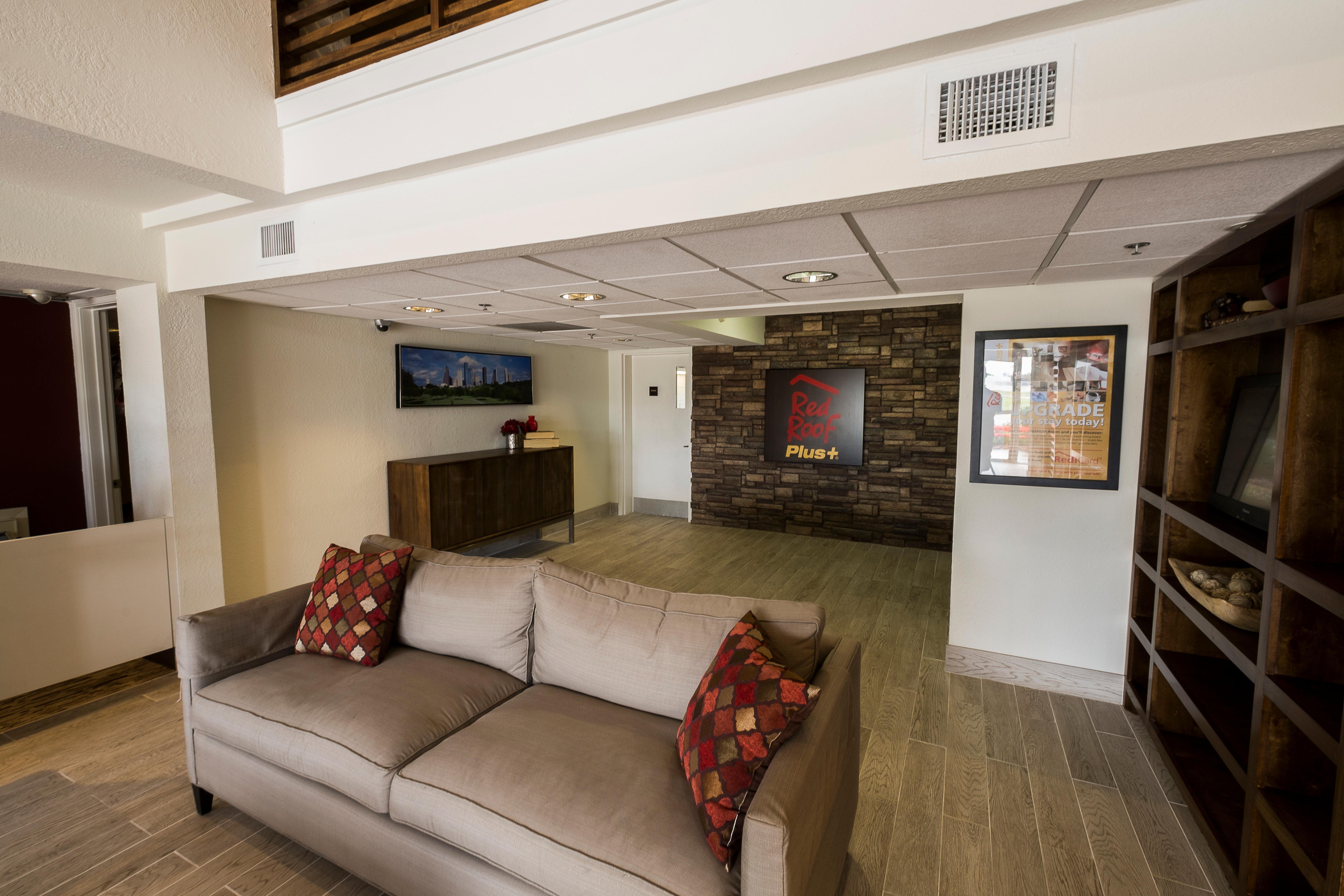Red Roof Inn Plus+ Houston - Energy Corridor Extérieur photo