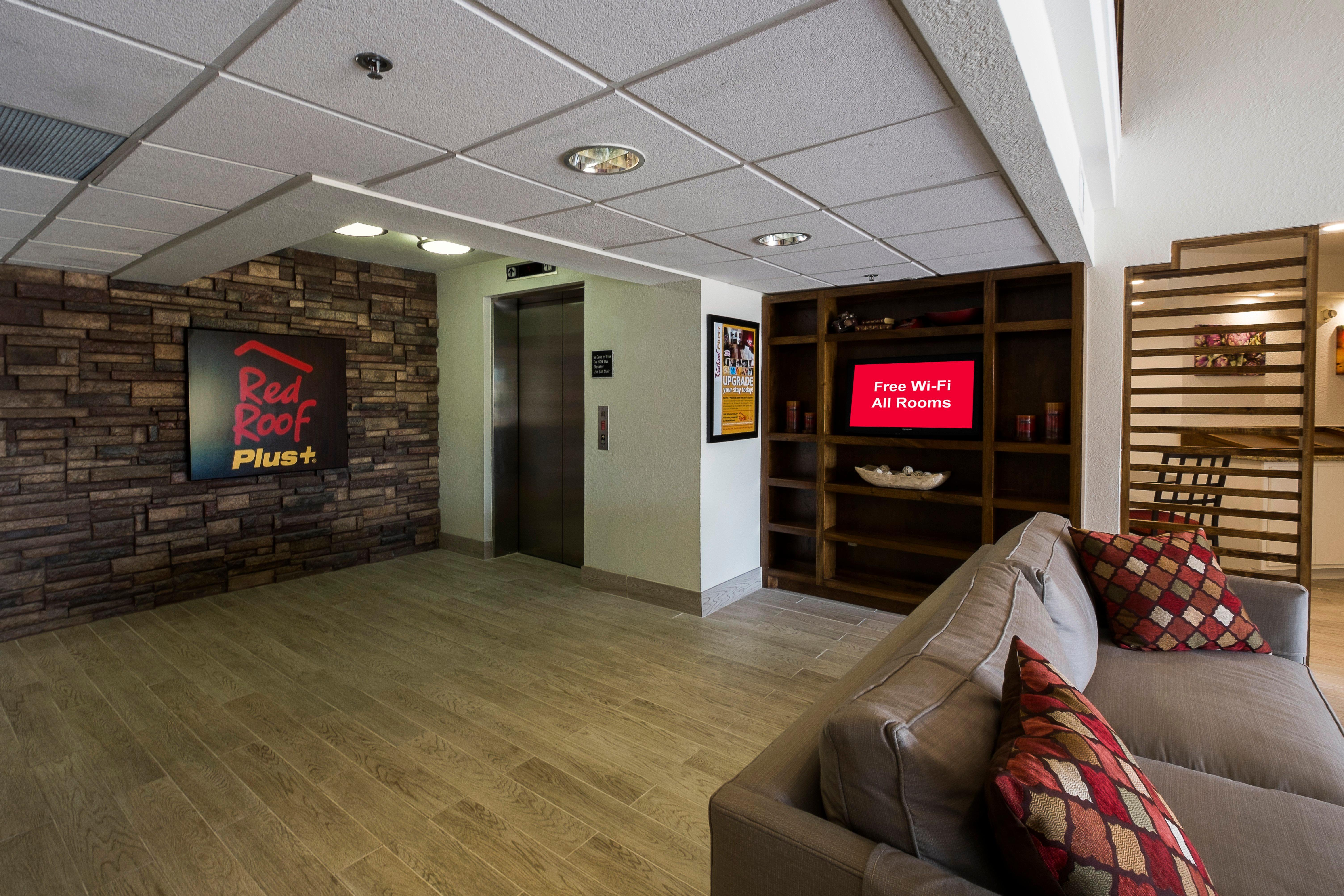 Red Roof Inn Plus+ Houston - Energy Corridor Extérieur photo