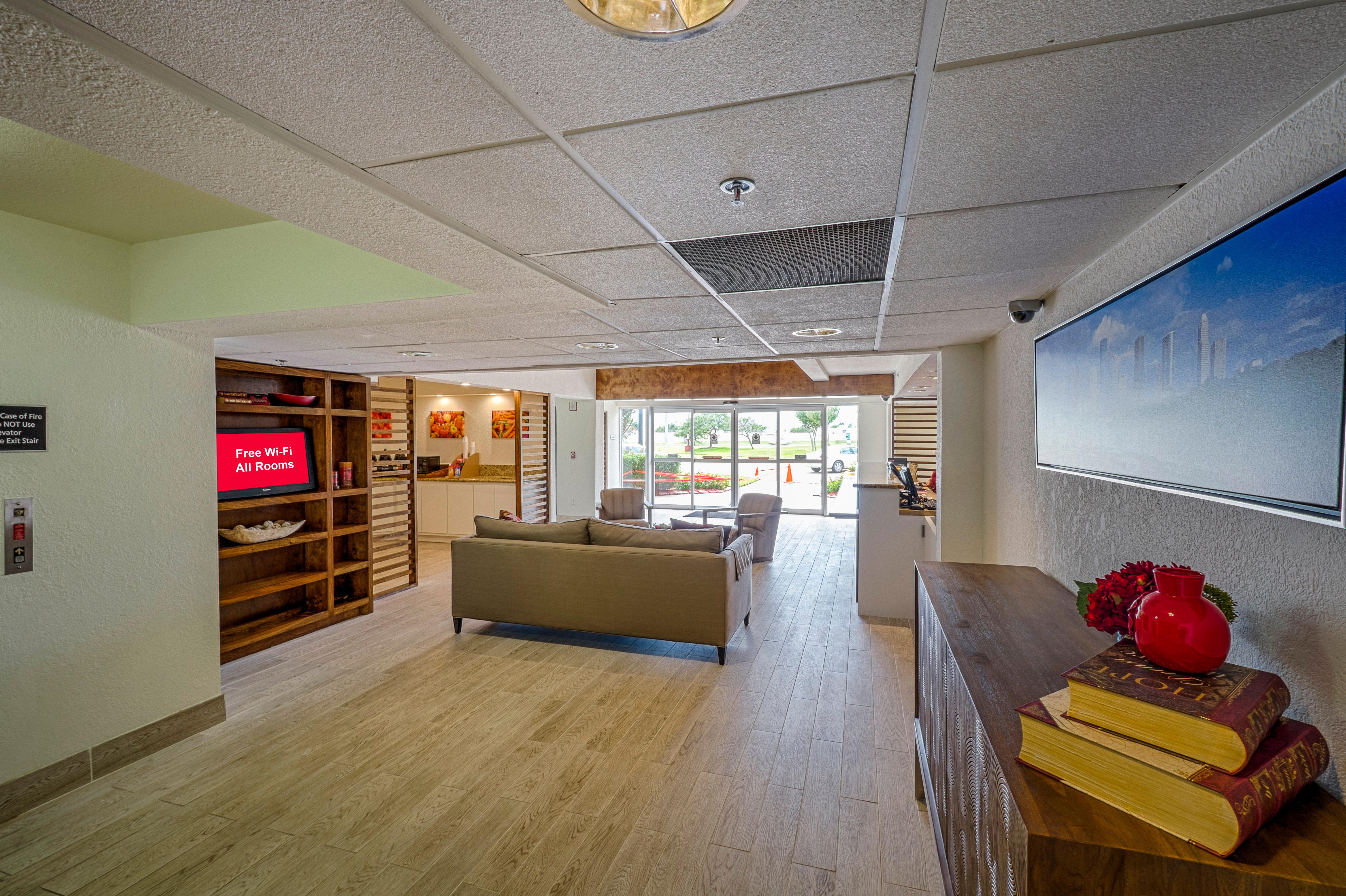 Red Roof Inn Plus+ Houston - Energy Corridor Extérieur photo