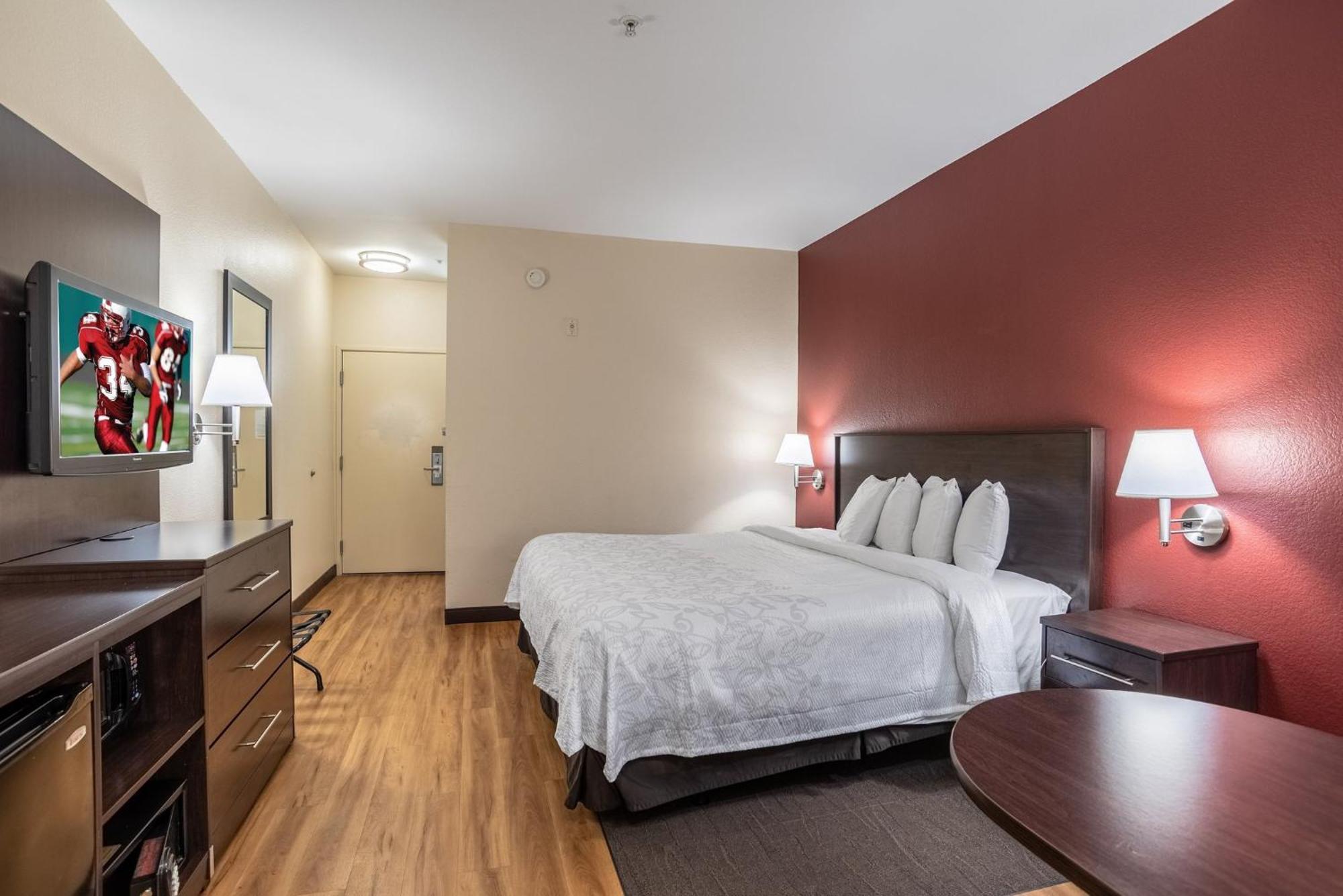 Red Roof Inn Plus+ Houston - Energy Corridor Extérieur photo