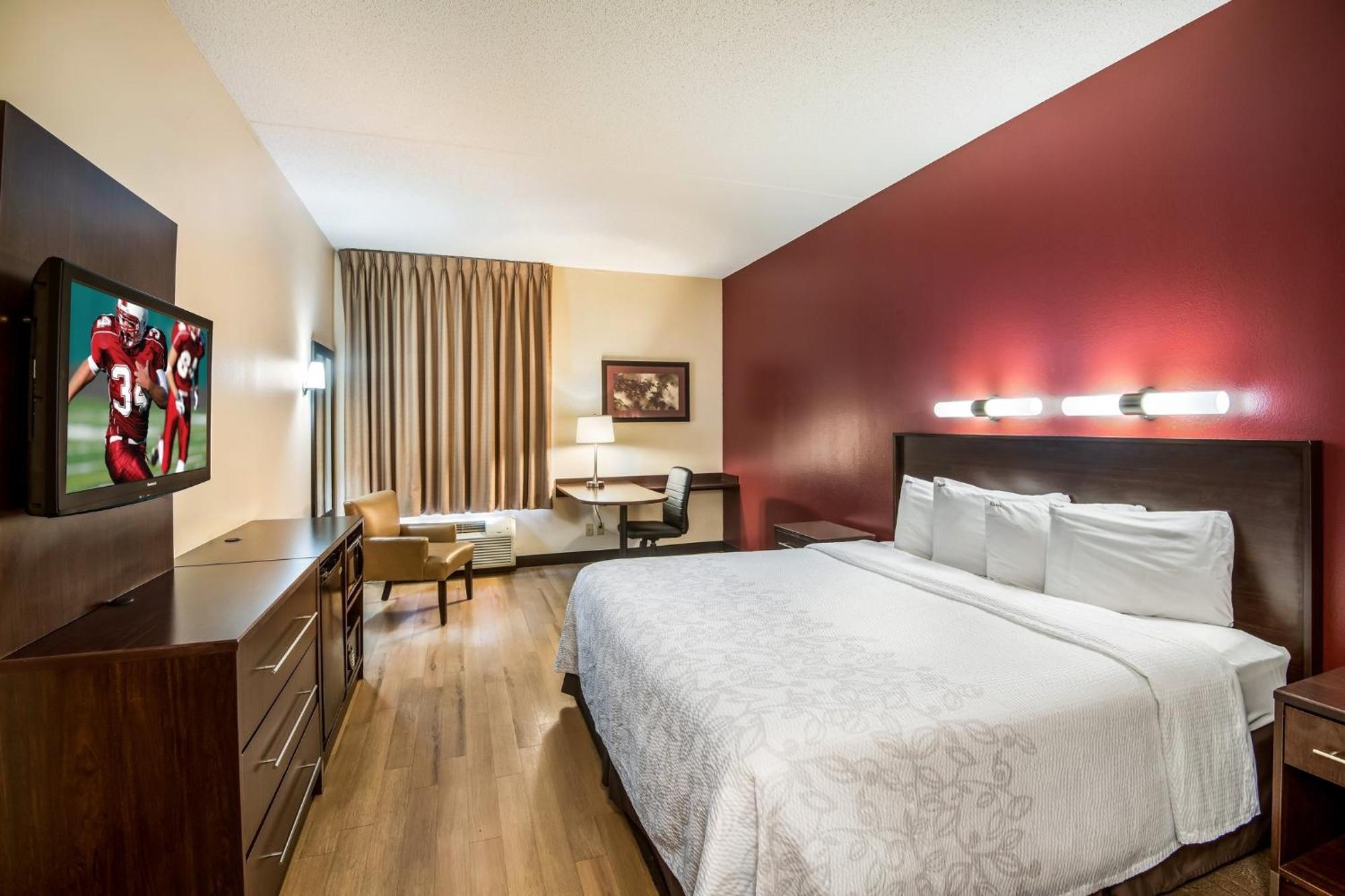 Red Roof Inn Plus+ Houston - Energy Corridor Extérieur photo