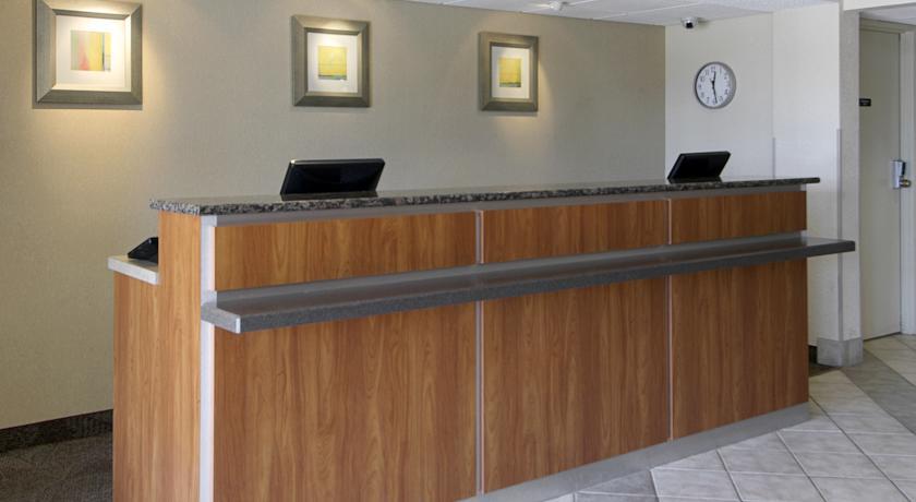 Red Roof Inn Plus+ Houston - Energy Corridor Intérieur photo
