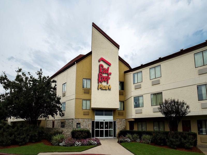 Red Roof Inn Plus+ Houston - Energy Corridor Extérieur photo